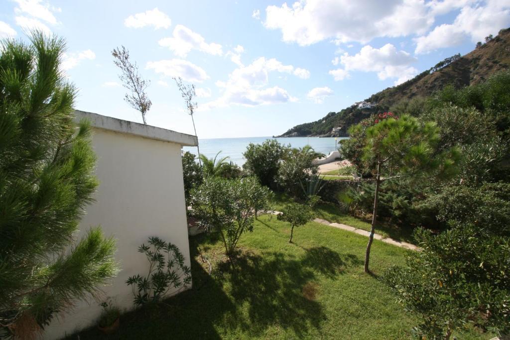 Hotel Club Poseidon Staletti Exterior photo